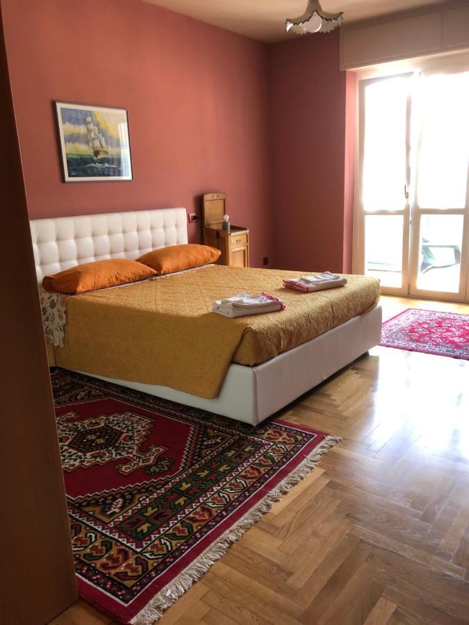 Апартаменты Attico Chez Renee Аоста Экстерьер фото