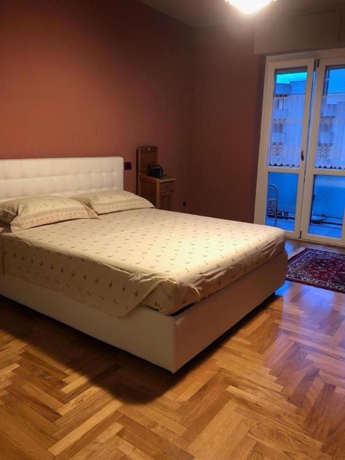 Апартаменты Attico Chez Renee Аоста Экстерьер фото